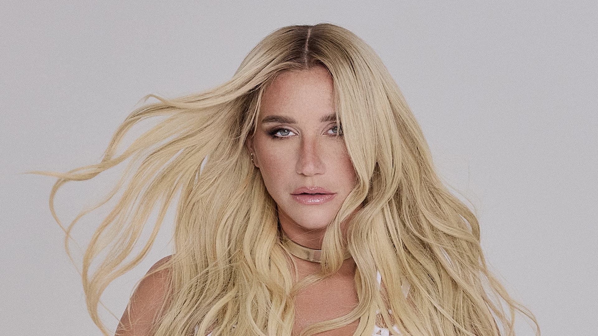 KESHA - THE TITS OUT TOUR