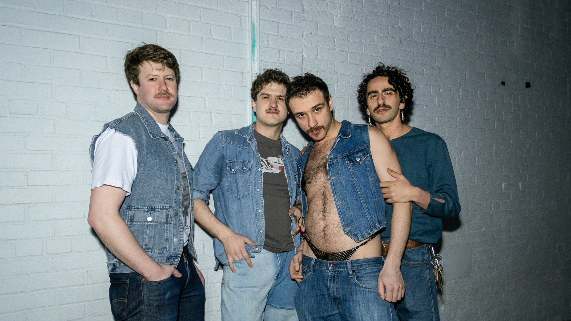 Bad Therapist - Love Somebody Sometimes, Bad Therapist, North by North, Leah Crowe - zdjęcie 3