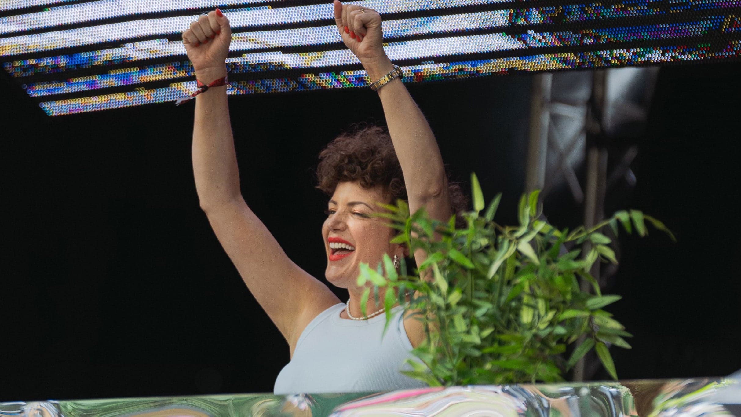 Annie Mac - Camp Bestival Dorset 2025 - Hospitality Weekend Camping - zdjęcie 6