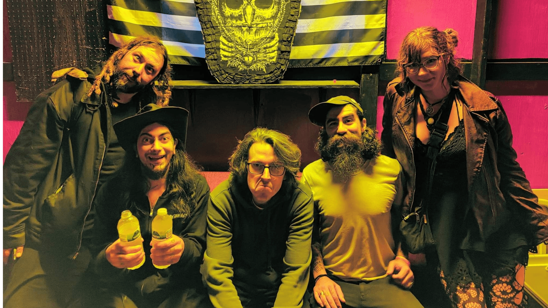 Escape From the Zoo, Hans Gruber and the Die Hards, Crow Cavalier, Sor