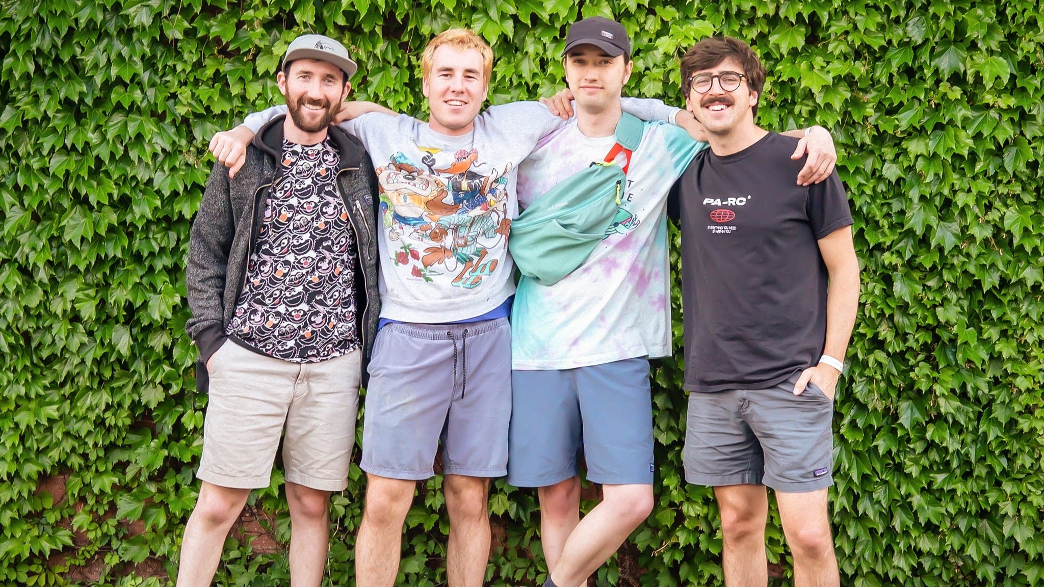 Great Blue - Pigeons Playing Ping Pong - zdjęcie 3